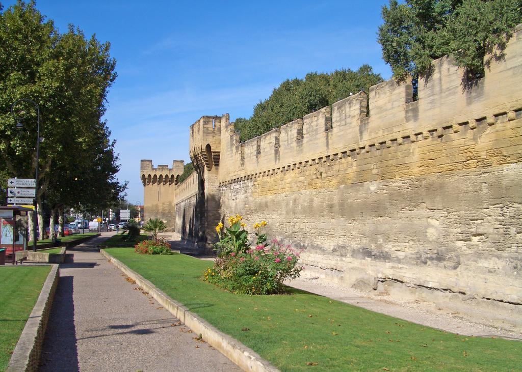 Yes Hotel Avignon Exterior foto