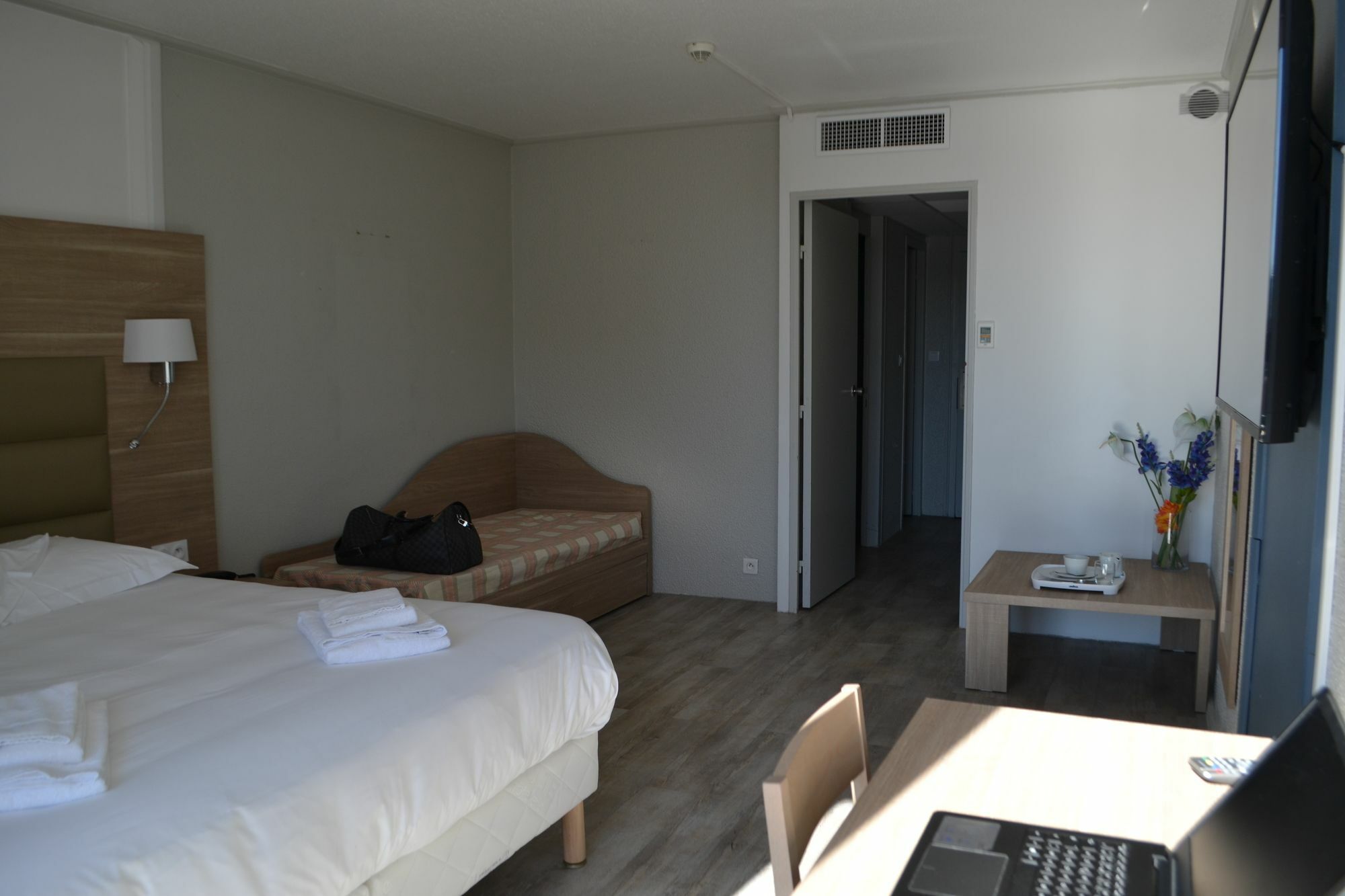 Yes Hotel Avignon Exterior foto